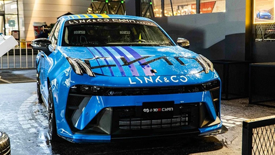 Bewonder Lynk & Co 03 TCR - een racewagen ter waarde van meer dan 4,5 miljard in Vietnam