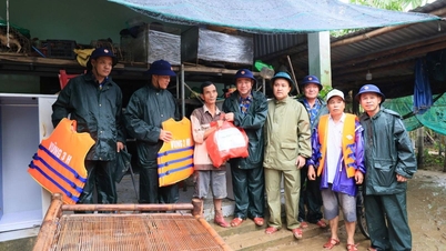 Wilayah Tentera Laut 3 melawat dan menggalakkan orang yang terjejas oleh bencana alam