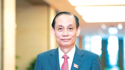 O ÚSPĚŠNÉM ZÁVĚRU OFICIÁLNÍ NÁVŠTĚVY GENERÁLNÍHO TAJEMNÍKA PANA LAM VE SPOJENÉM KRÁLOVSTVÍ VELKÉ BRITÁNIE A SEVERNÍHO IRSKA, KTERÁ POSOUVÁ VZTAHY MEZI VIETNAMEM A SPOJENÝM KRÁLOVSTVÍM NA NOVOU, KOMPLEXNĚJŠÍ A SILNĚJŠÍ ÚROVEŇ