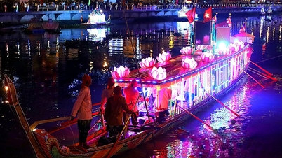 Közeli felvétel a déli khmerek 300 éves Ca Hau hajójáról