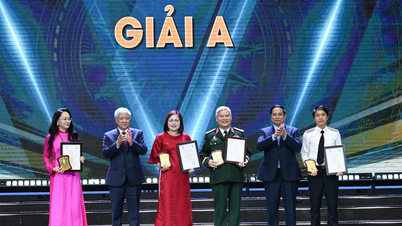 [Foto] Perdana Menteri Pham Minh Chinh menghadiri Majlis Anugerah Akhbar Kebangsaan ke-5 untuk mencegah dan memerangi rasuah, pembaziran dan negatif