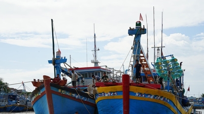 Räddning av sjunken fiskebåt på Cai-floden