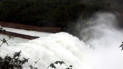 Ha Tinh slipper proaktivt ut flomvann for å sikre sikkerheten til innsjøer og demninger