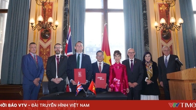 ក្រុមហ៊ុន Vietjet បានចុះហត្ថលេខាលើកិច្ចសន្យាតម្លៃ 3.8 ពាន់លានដុល្លារជាមួយក្រុមហ៊ុន Rolls-Royce ដើម្បីផ្គត់ផ្គង់ម៉ាស៊ីន Trent 7000 ក្នុងអំឡុងពេលដំណើរទស្សនកិច្ចរបស់លោកអគ្គលេខាធិកា To Lam នៅចក្រភពអង់គ្លេស។