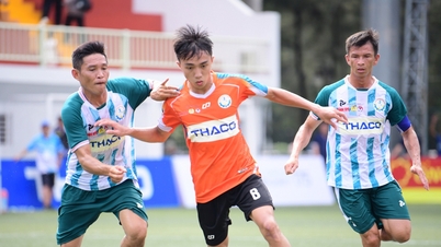 Vietnams fotbollsturnering för arbetare och tjänstemän 2025 genom foton av mediestudenter