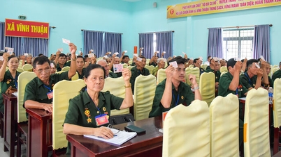 Vinh Thuan kommunes veteranforening reparerte og bygde 36 hus for medlemmene