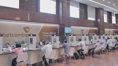 Businesses need capital for production during the peak season at the end of the year.