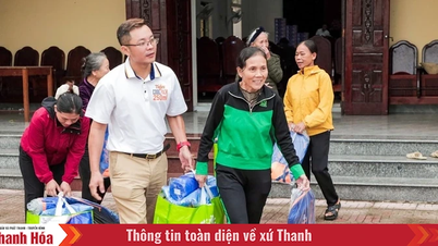 Tiger följer med människor för att övervinna konsekvenserna efter stormar och översvämningar