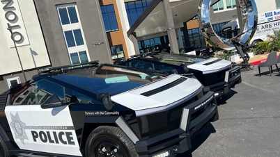 Tesla Cybertruck Police LVMPD: การแปลงเป็นรถสายตรวจ