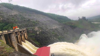 ها تین: پل به شدت دچار آبگرفتگی شد، جاده به روستای رائو تره قطع شد