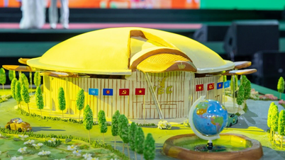 Yapışkan pirinç ve fasulyeden yapılan Vietnam Sergi Merkezi modeli rekor kırdı