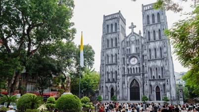 Katedral: Limonlu çay ve yeşil yapışkan pirinç eşliğinde Hanoi'de sonbahar