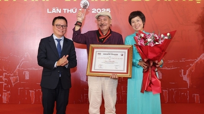 Bui Xuan Phai Award - For the Love of Hanoi 2025는 음악가 Tran Tien에게 수여됩니다.