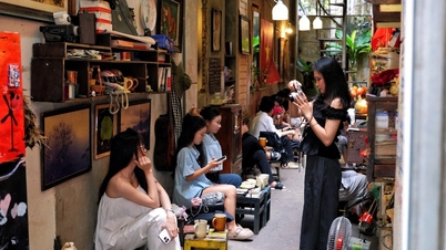 ร้านกาแฟในตรอกสไตล์ฮานอยในนครโฮจิมินห์ดึงดูดลูกค้าหลายร้อยคนทุกวัน