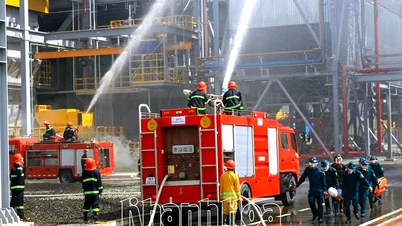 Commemorating the Traditional Day of the Fire Prevention, Fire Fighting and Rescue Police Force and the National Fire Prevention and Fighting Day October 4: Building a regular, elite and modern force