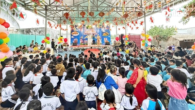 ឃុំ Ninh Phuoc ផ្តល់អំណោយពាក់កណ្តាលរដូវស្លឹកឈើជ្រុះដល់កុមារចំនួន 480