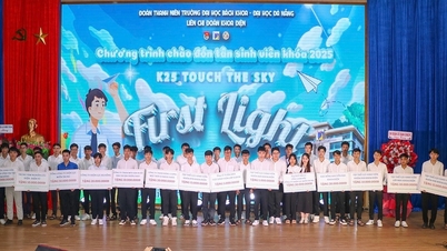 졸업생 및 우수학생에게 2억 6,600만 VND 장학금 지급