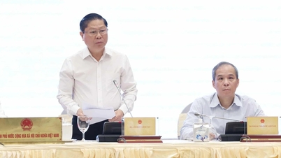 The Ministry of Education and Training has proposed 9 solutions to end overcharging.