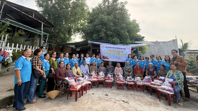 สหภาพสตรีเขตนาตรังจัดโครงการ "มอบความรัก - ตามลูกไปโรงเรียน"