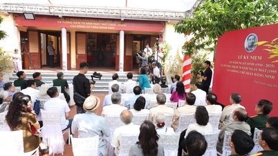 ພູມໃຈທີ່ໄດ້ເດີນຕາມຮອຍຂອງພັກກອມມູນິດ ເຈີ່ນດິ່ງນິງ