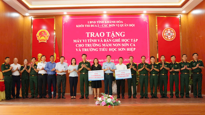 Trao quà cho các trường học, gia đình, thiếu nhi ở xã Khánh Sơn