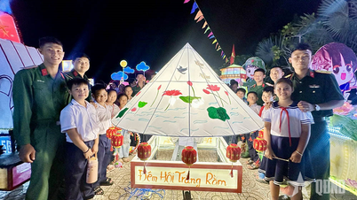 Lồng đèn Trung Thu ngời sáng tình quân dân nơi đảo xa