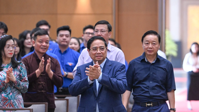 【写真】ファム・ミン・チン首相は、第14回党大会を記念して成果達成に向けた最高峰の模倣キャンペーンを開始した。
