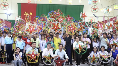 Warm and meaningful family reunion Tet