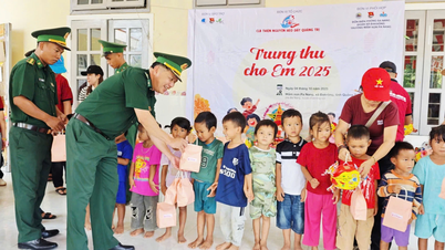 Lebih dari 320 juta VND untuk menyelenggarakan Festival Pertengahan Musim Gugur bagi anak-anak di daerah tertinggal