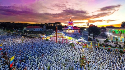 Ein Meer von Menschen kam zum Heiligen Stuhl Tay Ninh, um an der Feier zum 100. Jahrestag des Dieu Tri Palace-Banketts teilzunehmen.