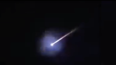 Meteorite falls into the sea, causing panic in Indonesia