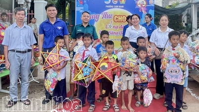 Phường Cam Ranh trao 220 suất quà Trung thu cho thiếu nhi dân tộc thiểu số