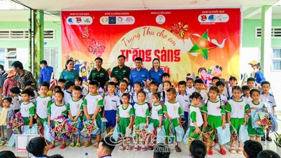 Mùa trăng ấm áp đến với trẻ em vùng sâu