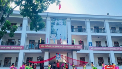 শিক্ষা ও প্রশিক্ষণ মন্ত্রণালয় কিন্ডারগার্টেন, সাধারণ বিদ্যালয় এবং অব্যাহত শিক্ষা বিদ্যালয়ের ব্যবস্থা এবং সংগঠন পরিচালনা করে।