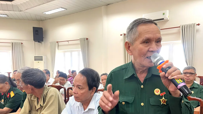 ຊຸກຍູ້​ປະຊາທິປະ​ໄຕ, ​ເຕົ້າ​ໂຮມ​ສະຕິ​ປັນຍາ​ວິຈານ​ສັງຄົມ