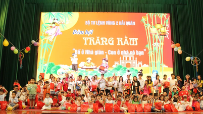 Cálido Festival del Medio Otoño con los niños de Vung Tau y los hijos de los oficiales y soldados de la Región Naval 2