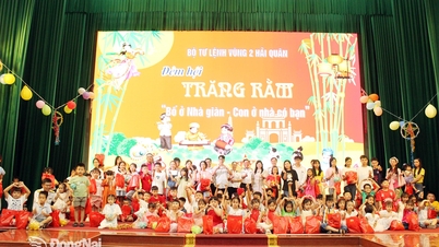 The meaning of the Mid-Autumn Festival "Dad at the Oil Rig - Children at home with friends"