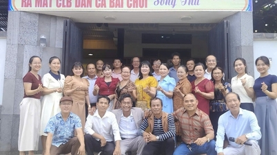 ສືບ​ຕໍ່​ປະ​ເພ​ນີ​ເພງ​ພື້ນ​ເມືອງ - Bài Chòi