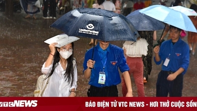 Hanoi schools proactively use teaching methods to respond to storm No. 11