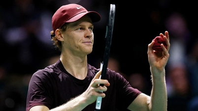 Sinner nærmer seg verdensener etter å ha nådd semifinalen i Paris Masters