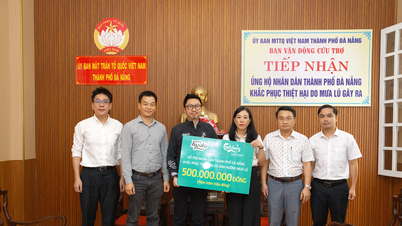 Ủng hộ 1,5 tỷ đồng hỗ trợ người dân Huế và Đà Nẵng khắc phục hậu quả thiên tai