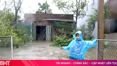 Nước thượng nguồn đổ về nhanh, 200 hộ dân phường Hà Huy Tập bị cô lập