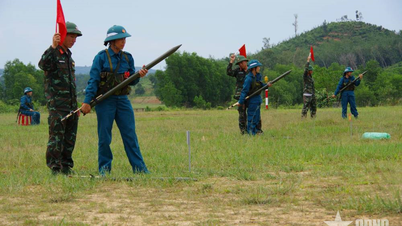 Ένωση Γυναικών του Συντάγματος 720 - Γενναία λουλούδια ανάμεσα στο πράσινο του στρατού