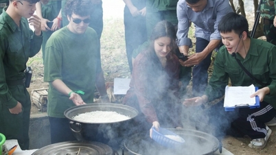 Orosz diákok főzést tanulnak a Hoang Cam konyhájában, fizetést kapnak és lőszert töltenek Dien Bienben.