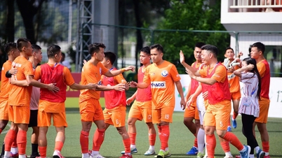 Henter bonus fra arbeidernes og tjenestemannenes fotballturnering for å støtte folk i Sentral-Vietnam