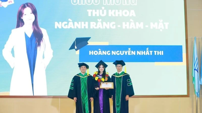 46 tân bác sĩ răng-hàm-mặt đầu tiên của Trường đại học Khoa học sức khỏe tốt nghiệp
