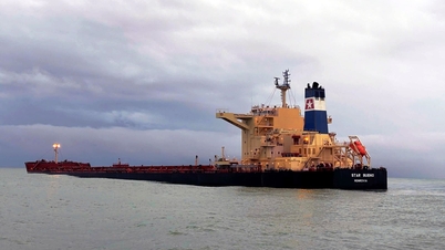 Pogingen om gestrand vrachtschip in de wateren van Dung Quat te redden