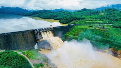 上流河川の洪水は警戒レベル2を超え、水力発電所は湖への洪水水を調整