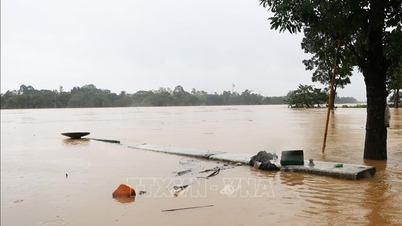 ہیو: دریائے ہوونگ پر سیلاب آہستہ آہستہ بڑھتا جا رہا ہے، خطرے کی سطح 3 کے قریب پہنچ رہا ہے۔