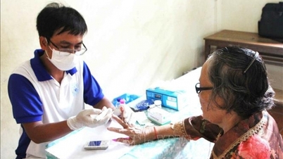 Φιλανθρωπική ιατρική εξέταση και θεραπεία για άτομα που βρίσκονται σε δύσκολες συνθήκες στην Καμπότζη